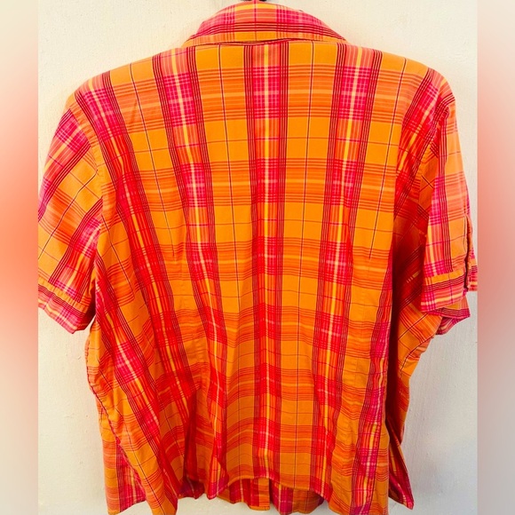 Avenue button down with button sleeves. Size 22/24 - Picture 4 of 4